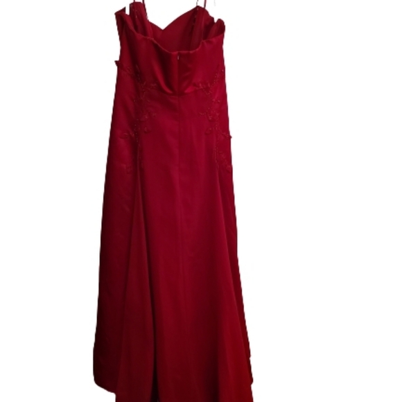 NWOT David Bridal Embroidered Ball Gown - Picture 2 of 3